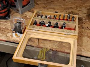 lot 91 image: Assorted Router Bits