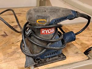 lot 94 image: Ryobi Square 14-Sheet Orbital Sander S65D
