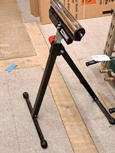lot 101 image: Tool Shop Material Roller Stand  Adjustable