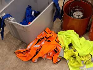 lot 131 image: Lot of (20) Assorted Safety Vests & Cooling Wraps with Tote
