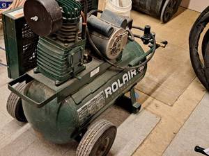 lot 133 image: Rolair 1-12-HP Air Compressor 5520K17A-0001
