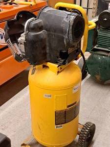 lot 134 image: DeWalt 15-Gallon 200-PSI 1.6-HP Air Compressor