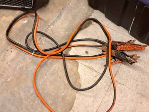 lot 146 image: 12 Jumper Cables