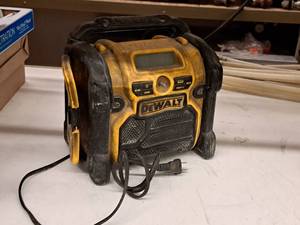 lot 163 image: Cordless RadioClock