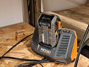 lot 177 image: Ridgid 110W 9.6-18V Class 2 Battery Charger R840095 with Hyper Lithium Ion 18V 4Ah Battery