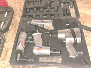 lot 188 image: DeVilbiss Air Assorted Air Tool Kit with Case - Die Grinder AT150, HammerChisel AT30, 12 Impact Wrench AT10, 38 Ratchet AT20, Accessories