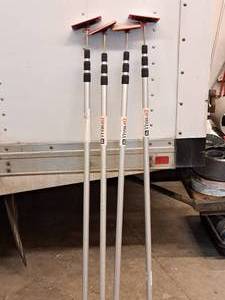 lot 230 image: Lot of (4) Zipwall 12 Drywall Adjustable Poles
