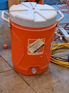 lot 234 image: Rubbermaid Home Depot 19 Water Cooler