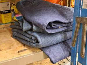 lot 240 image: Lot of (4) Moving Blankets