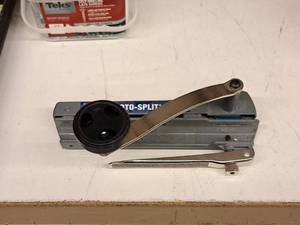 lot 250 image: Roto-Split Cable Splitter Tool