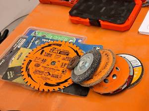 lot 279 image: Lot of (9) Assorted Saw Blades and Grinder Attachments