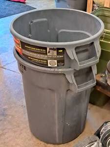 lot 294 image: Lot of (2) Rubbermaid Brute Commercial 32-Gallon Plastic Garbage Cans