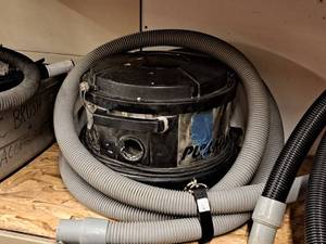 lot 315 image: Pullman-Holt Vacuum Cleaner
