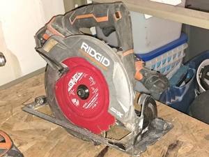 lot 319 image: Ridgid 7-14 18V Circular Saw R8652 with Battery
