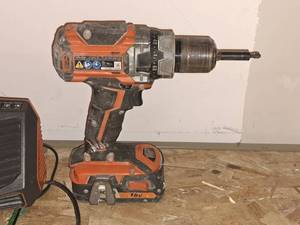 lot 321 image: Ridgid 12 18V Drill R80116 with Battery