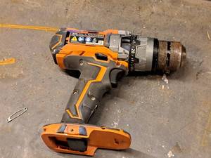 lot 323 image: Ridgid 12 18V Drill R8611503