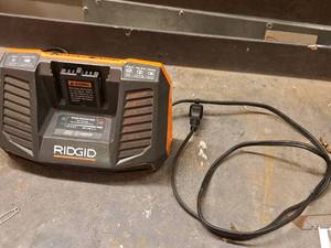 lot 325 image: Ridgid 110W 9.6-18V Class 2 Battery Charger R840095