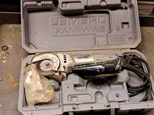 lot 328 image: Dremel Saw-Max 3 Cut-Off Saw SM20 with Case