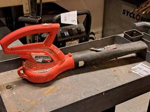 lot 335 image: Homelite 2-speed Blower UT42100B
