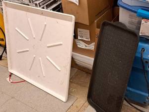 lot 351 image: Lot of (2) Trays