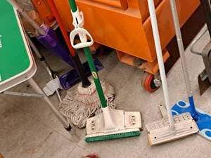 lot 367 image: Lot of (5) Mops