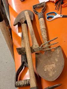 lot 369 image: (2) Small Spades and (2) Small Pick Axes