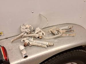 lot 405 image: Lot of  Assorted Spray Guns and Spray Gun Parts