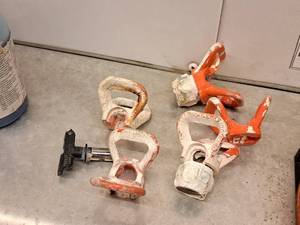 lot 406 image: Lot of (6) Assorted Spray Gun Tip Housings and Spray Gun Tip