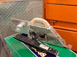 lot 424 image: Drywall Taping Banjo, Drywall Lifter