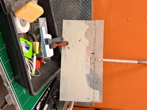 lot 423 image: Lot of  Assorted Masonry Tools - Tape, Pan, Sponges, Knives, Tub 26x20x6