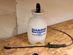 lot 435 image: Chapin 1-Gallon Pump Sprayer