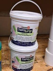 lot 506 image: Lot of (2) Zinsser Sure Grip 1-Gallon Pail Universal Wallcovering Adhesive