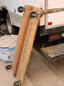 lot 523 image: Wooden Moving Dolly 4-wheel