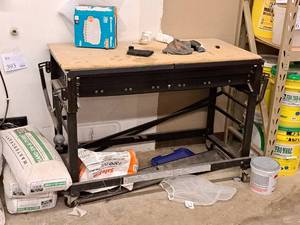 lot 538 image: Rolling Work Table