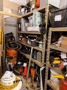 lot 543 image: Pallet Racking - 8 Uprights (x2), 6 Cross Beams (x8)