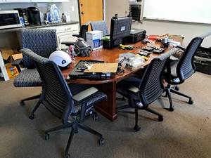 lot 596 image: Conference Table with (6) Rolling Office Arm Chairs