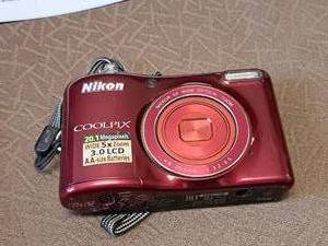 lot 609 image: Nikon Coolpix L30 20MP 3.0 LCD 5x Zoom Digital Camera