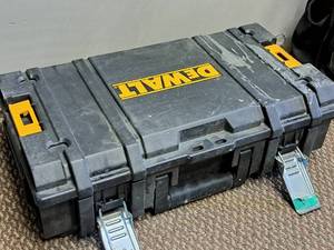 lot 636 image: DeWalt 21 Tool Case