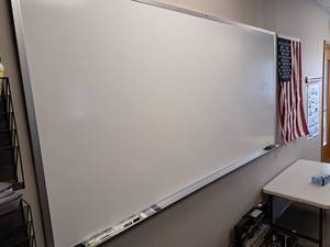 lot 640 image: Dry Erase Whiteboard