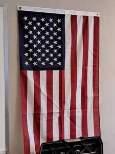 lot 642 image: American Flag