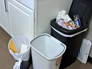 lot 644 image: Lot of (3) Plastic Trash Cans
