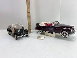 lot 76 image: 1931 FORD MODEL A and 1941 LINCOLN CONTINENTAL DECANTERS