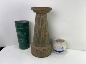 lot 91 image: Bird Bath & Containers