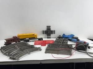 lot 83A image: VINTAGE LIONEL TRAIN SET