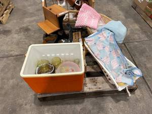 lot 120 image: Household Decor, Doll Items