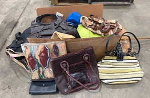 lot 124 image: Purse Collection
