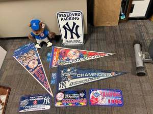 lot 331 image: NY Yankees Memorabilia