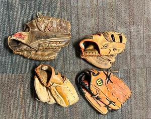 lot 334 image: Baseball Gloves