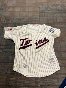 lot 346 image: MN Twins Harmon Killebrew Size 48 Jersey
