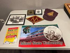 lot 353 image: Minot ND Collectibles